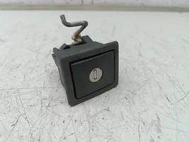 Renault Clio I Ignition lock 