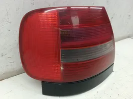 Audi A4 S4 B5 8D Lampy tylnej klapy bagażnika 