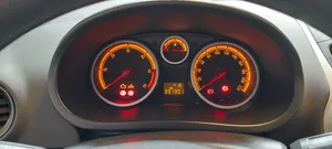 Opel Corsa D Tachimetro (quadro strumenti) 