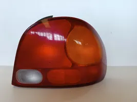 Hyundai Accent Lampy tylnej klapy bagażnika 