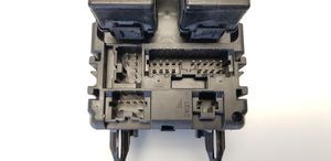 Mitsubishi Colt Module de fusibles MB953383