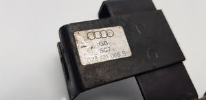 Audi A4 S4 B5 8D Variklio aušinimo vamzdelis (-ai)/ žarna (-os) 028121065S