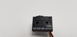 Audi A6 S6 C5 4B Aizmugures durvju atvēršanas slēdzis 8D5959489