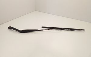 Mitsubishi Colt Front wiper blade arm R24