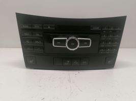 Mercedes-Benz E W212 Navigaatioyksikkö CD/DVD-soitin A2129069900