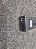 Mercedes-Benz C W205 Connecteur/prise USB A2058202003