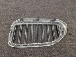 BMW 5 G30 G31 Grille calandre supérieure de pare-chocs avant 8070470