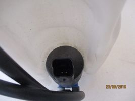 Renault Twingo III Windshield washer fluid reservoir/tank 8200697230