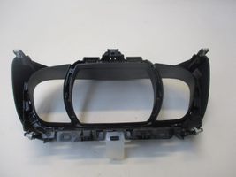 Renault Clio IV Kojelaudan kehys 849202411R