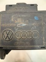 Volkswagen Golf IV Przepływomierz masowy powietrza MAF 71822101