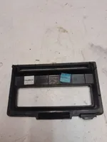 Volvo V50 Cadre, panneau d'unité radio / GPS 8650694