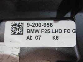 BMW X3 F25 Kojelaudan alempi verhoilu 9200956