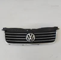 Volkswagen PASSAT B5.5 Etusäleikkö 