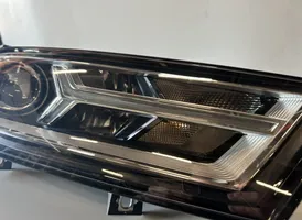 Audi Q7 4M Lampa przednia 4M0941006