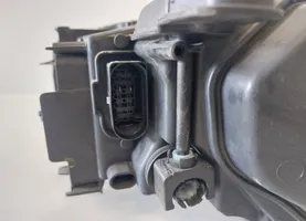 Volkswagen PASSAT B8 Lampa przednia 3G1941082T