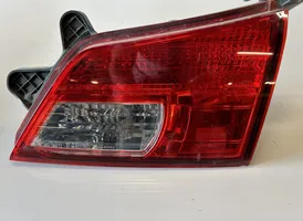 Subaru Legacy Galinis žibintas dangtyje 132-20072