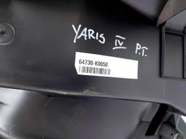 Toyota Yaris XP210 Tavaratilan sivuverhoilu 62471-K0020