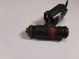 Volkswagen Polo V 6R Injecteur de carburant 03E906031C