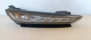 Hyundai Kona I Lampa przednia D01R