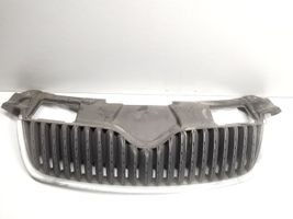 Skoda Fabia Mk2 (5J) Maskownica / Grill / Atrapa górna chłodnicy 5J0853668A