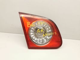 Volkswagen PASSAT B6 Lampy tylnej klapy bagażnika 3C5945093D