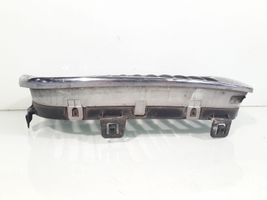 BMW 1 E81 E87 Maskownica / Grill / Atrapa górna chłodnicy 51137166440