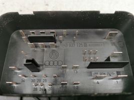 Volkswagen Golf VI Fuse module 1K0937125B