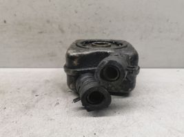 Audi A4 S4 B5 8D Supporto di montaggio del filtro dell’olio 