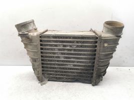 Audi TT Mk1 Starpdzesētāja radiators 8L9145805H