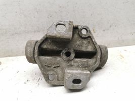 Volkswagen PASSAT B5.5 Staffa/supporto di montaggio della marmitta 8E0253147