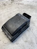 Skoda Fabia Mk2 (5J) Coperchio/tappo della scatola vassoio della batteria 6Q0819875B