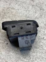 Volkswagen Polo IV 9N3 Central locking switch button 