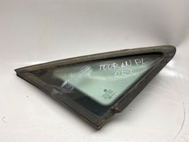 Volkswagen Touran I Front vent window/glass (coupe) 43R00048