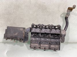Skoda Fabia Mk2 (5J) Ramka / Moduł bezpieczników 5z0937548