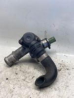 Volkswagen PASSAT B5.5 Termostaatin kotelo 038121133a