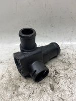 Audi 80 90 S2 B4 Tuyau de liquide de refroidissement moteur 028121133