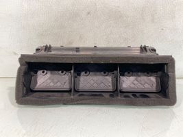 Ford Galaxy Dysze / Kratki środkowego nawiewu deski rozdzielczej 7m819728
