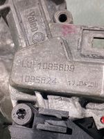 BMW 7 E38 Ignition lock 1095809