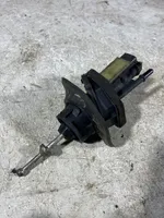 Volvo V50 Główny cylinder sprzęgła 014689922