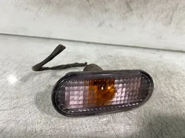 Volkswagen PASSAT B5.5 Front fender indicator light 185235b