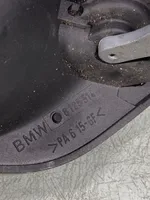 BMW 5 E39 Poignée inférieure de porte avant 8125514