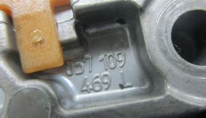 Audi A8 S8 D5 Szyna ślizgowa łańcucha rozrządu 057109469L