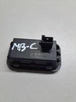 Mercedes-Benz C W204 Interruptor de apertura del maletero/compartimento de carga 2128210651