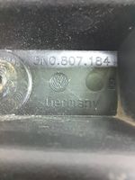 Volkswagen Tiguan Uchwyt / Mocowanie błotnika przedniego 5N0807184