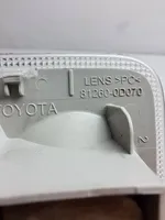 Toyota Yaris Światło fotela przedniego 812600D070