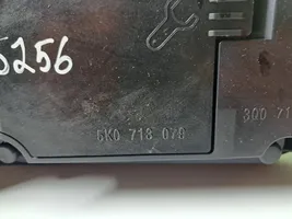 Volkswagen PASSAT B8 Selettore di marcia/cambio (interno) 5K0713079
