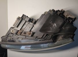 Audi A8 S8 D3 4E Lampa przednia 15815300