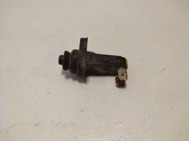 Audi A4 S4 B5 8D Aizmugurē durvju atvēršanas / aizvēršanas sensors 8D0947561B