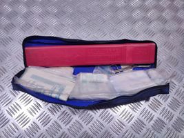 Seat Ibiza III (6L) Trousse de premiers secours 