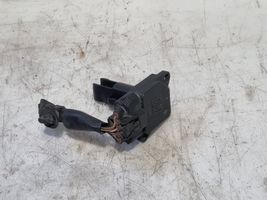 Toyota Yaris Verso Przepływomierz masowy powietrza MAF 2220422010